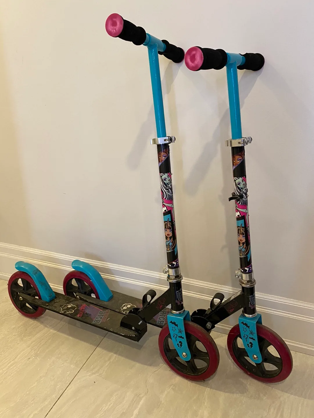 FREE - Monster High Kids Scooter thumbnail