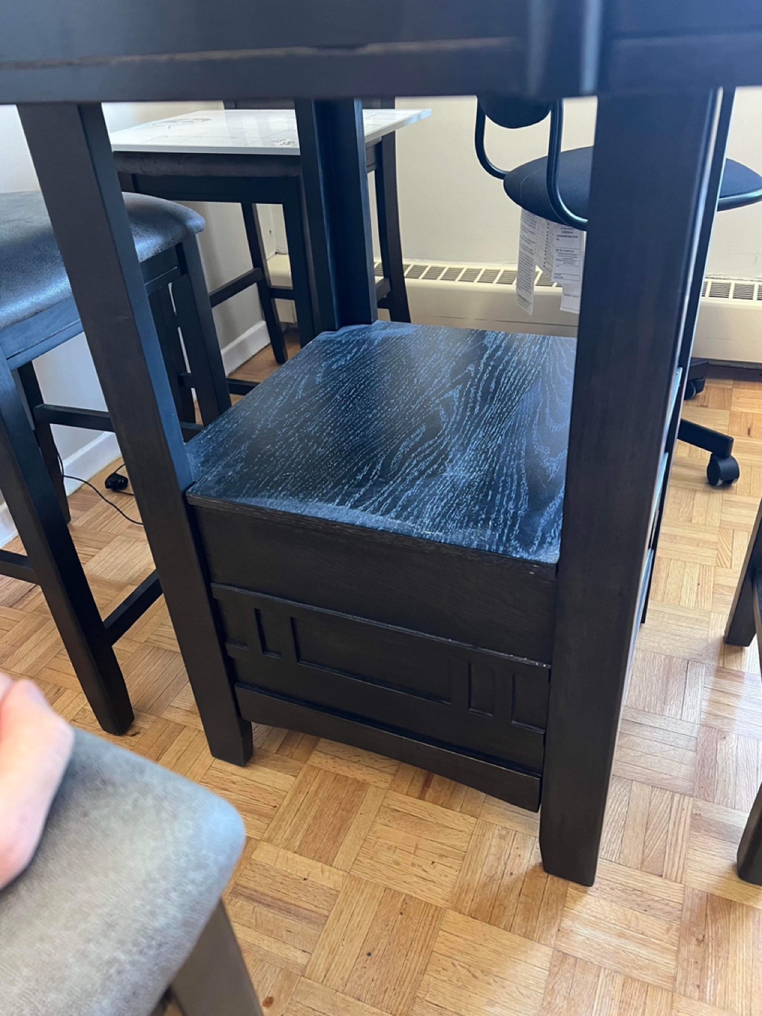 Brown dining table with four chairs - photo 3