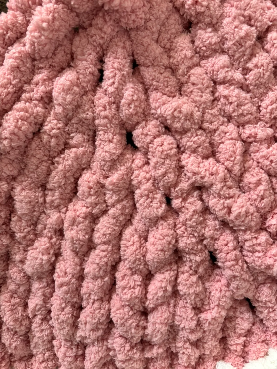 🧡Pink and White Chunky Knit Tree Skirt image indicator(2)