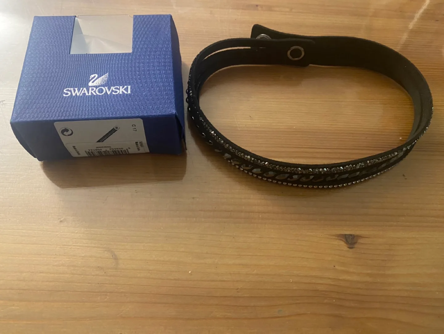 Swarovski Black Crystal Bracelet choker image indicator(2)