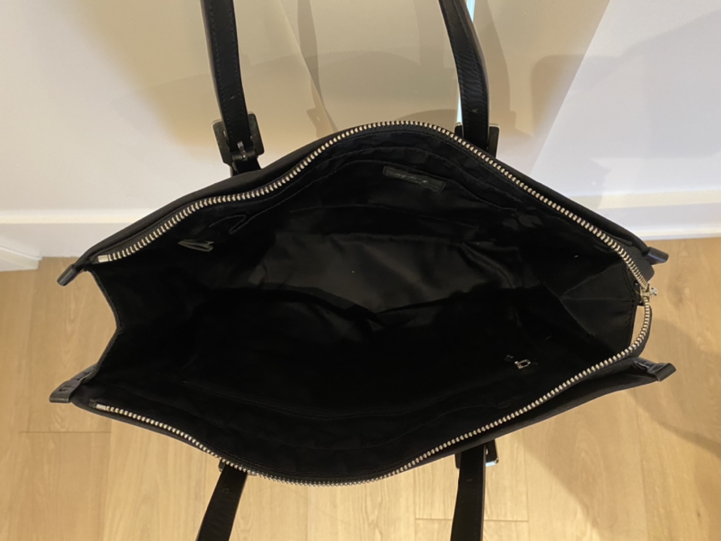 Agnes B. women’s tote handbag EUC - photo 3