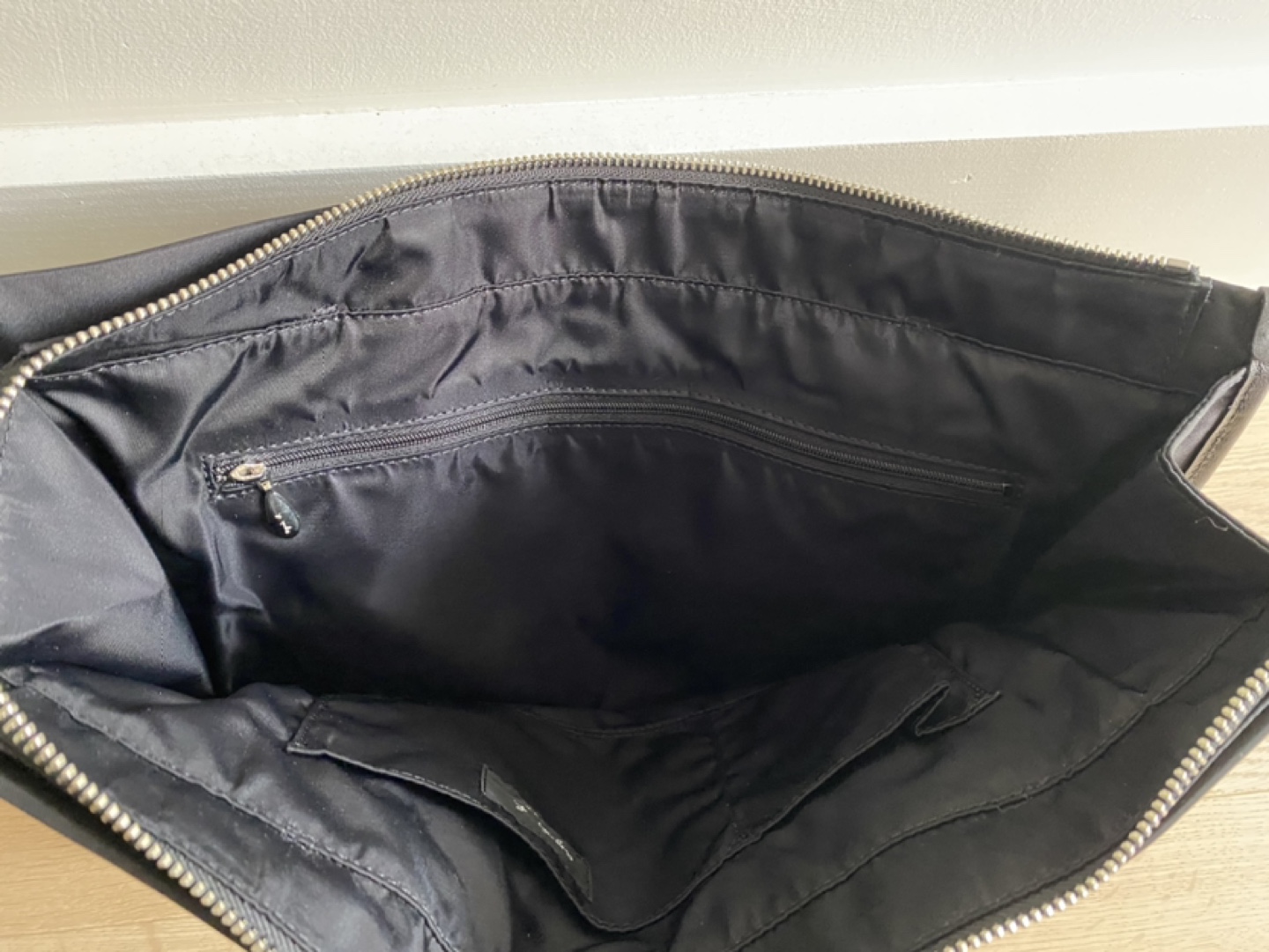 Agnes B. women’s tote handbag EUC - photo 4