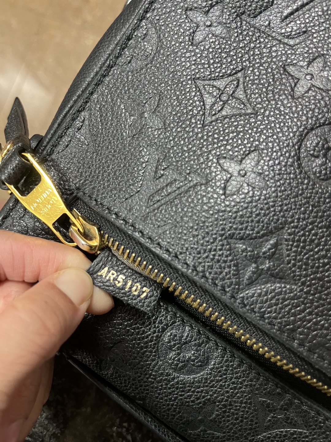 Louis Vuitton Monogram Empreinte Black Leather Crossbody Bag - photo 5
