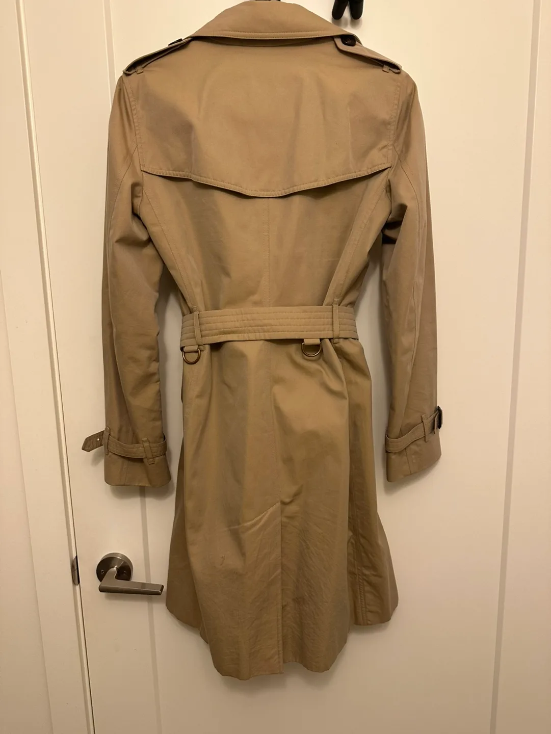 Burberry The Kensington Trench Coat image indicator(3)