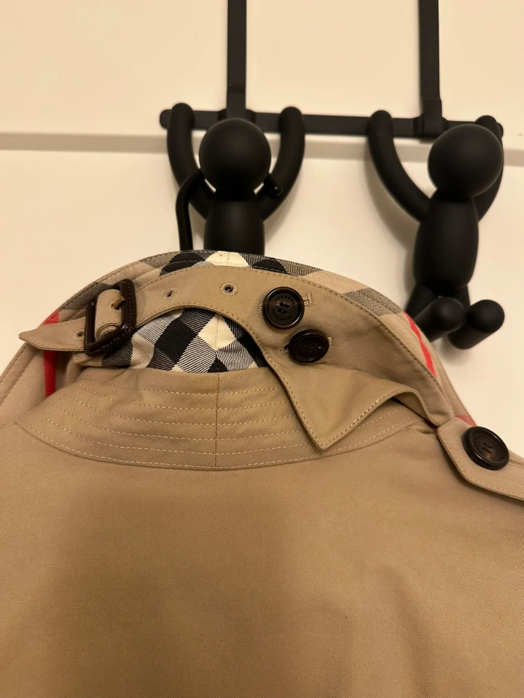 Burberry The Kensington Trench Coat image indicator(4)