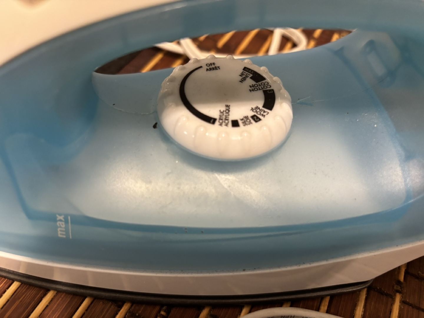Everyday Essentials™ Steam Iron - photo 3