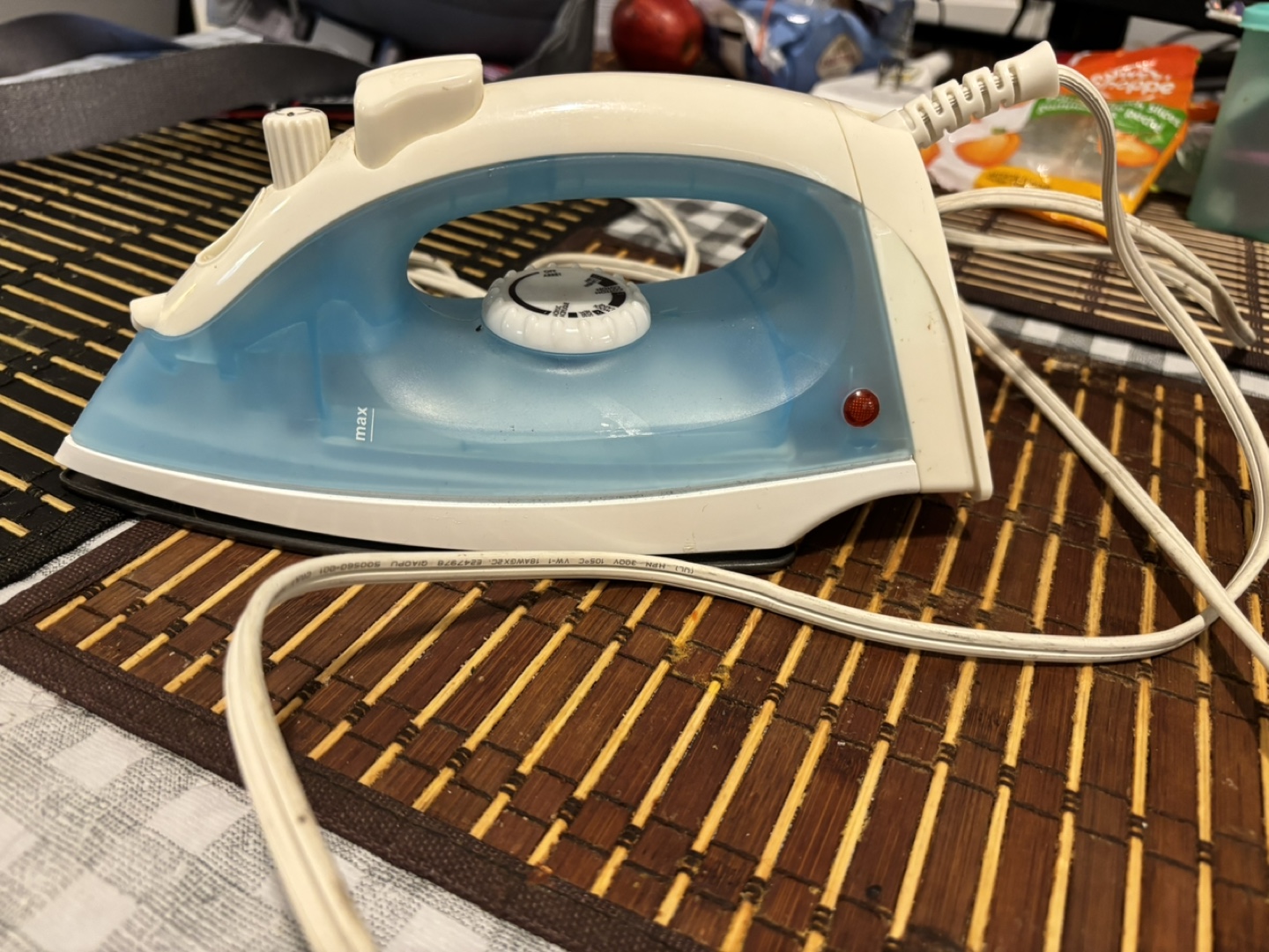 Everyday Essentials™ Steam Iron