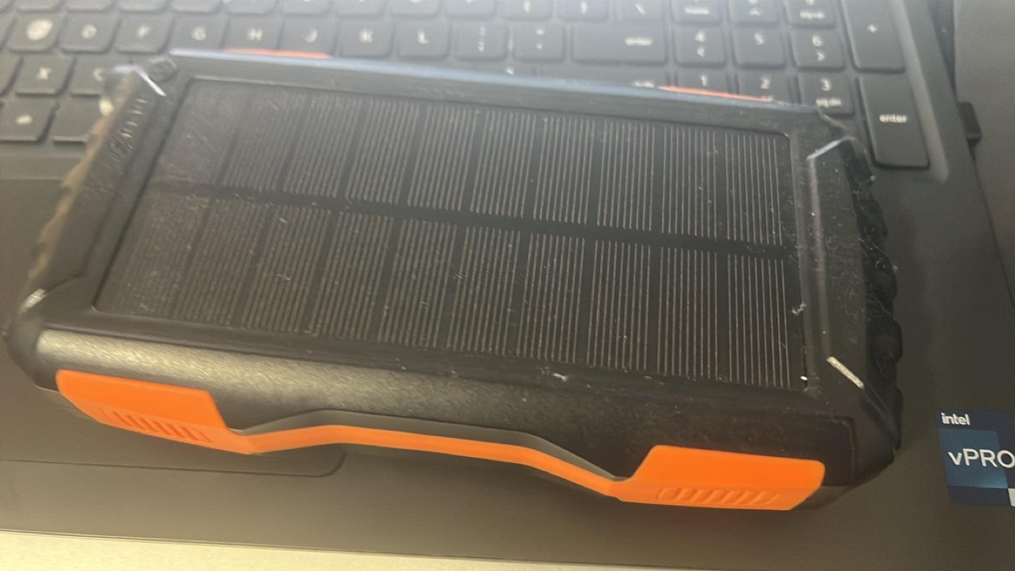 Power Bank Solar Charger - 42800mAh - excellent Condition