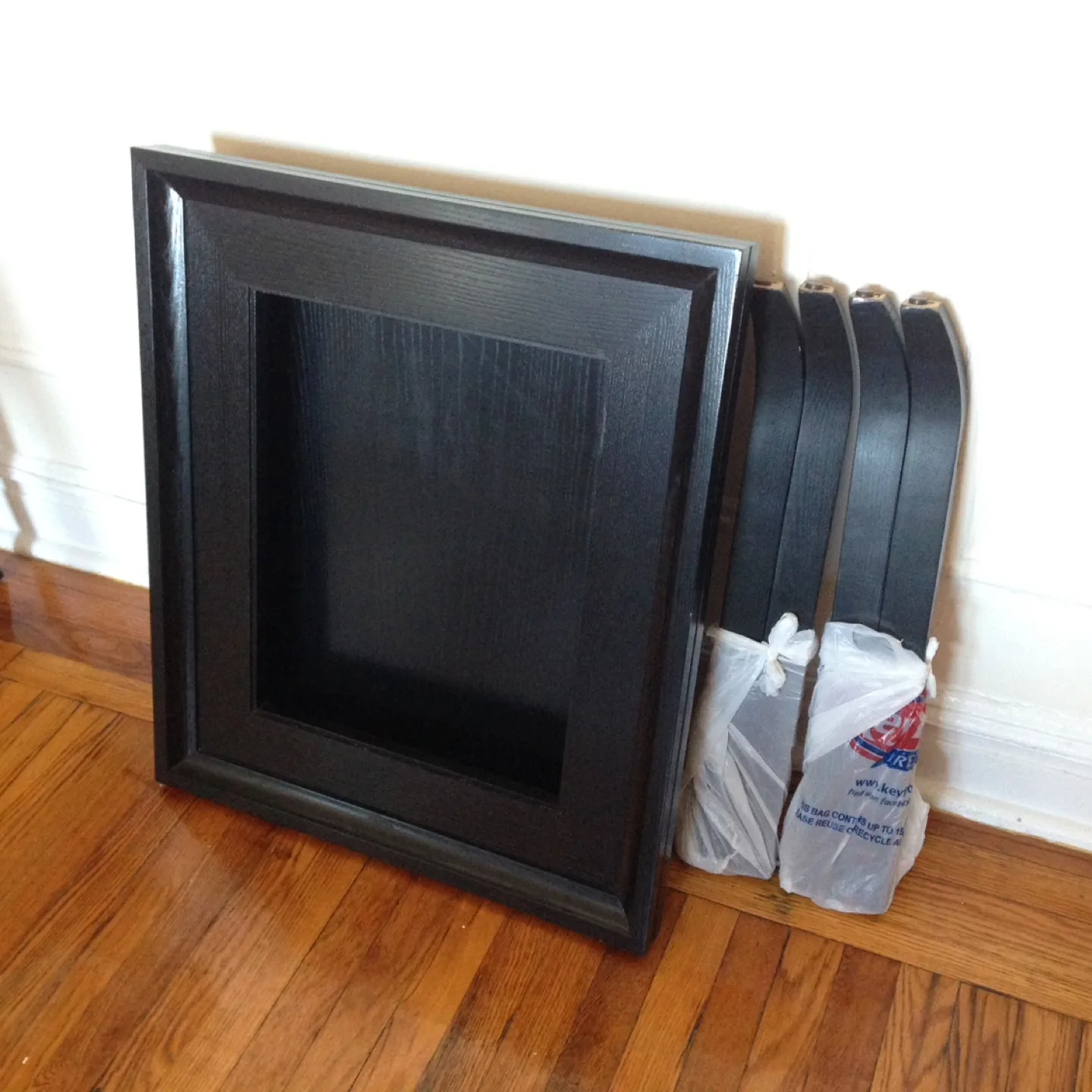 Black End Table with Shelf image indicator(4)