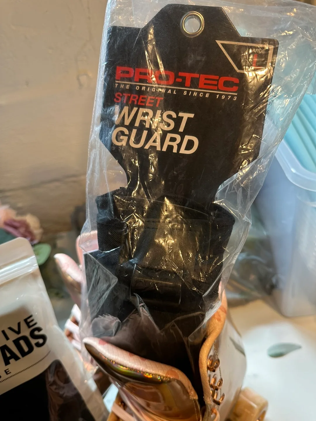 Impala Roller Skates with Protective Gear image indicator(2)