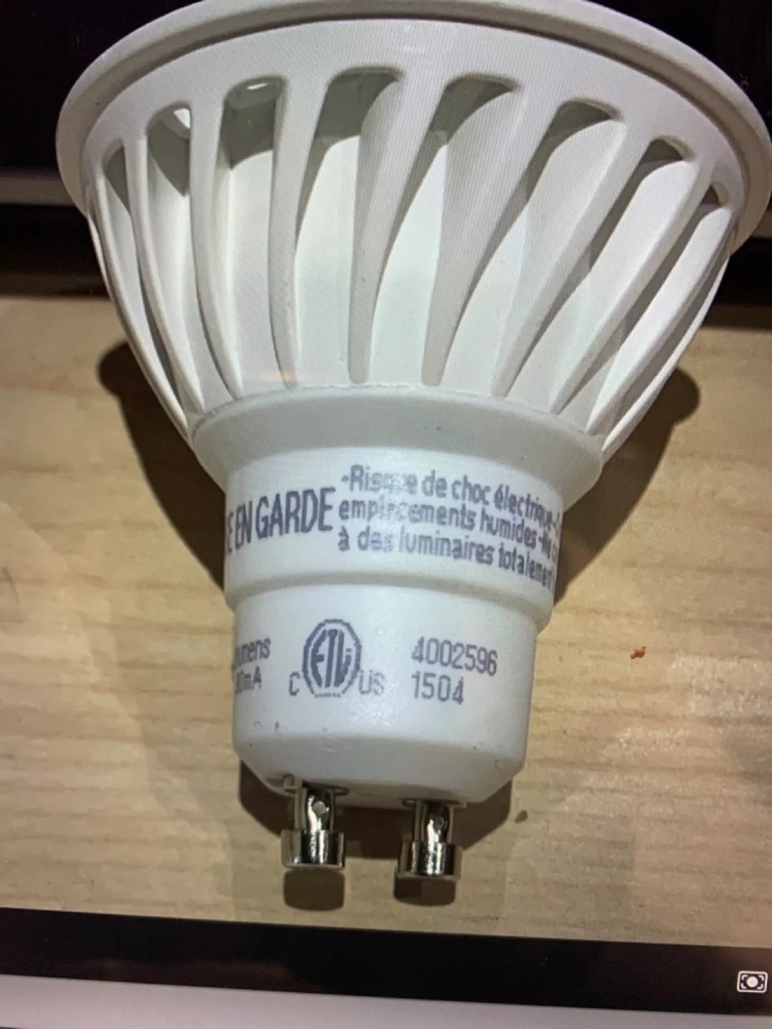 1 E-LUME LIGHT BULB image indicator(3)
