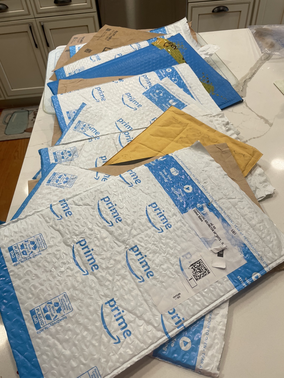 Assortment Of Padded Shipping Envelopes # Freecycle - photo 2