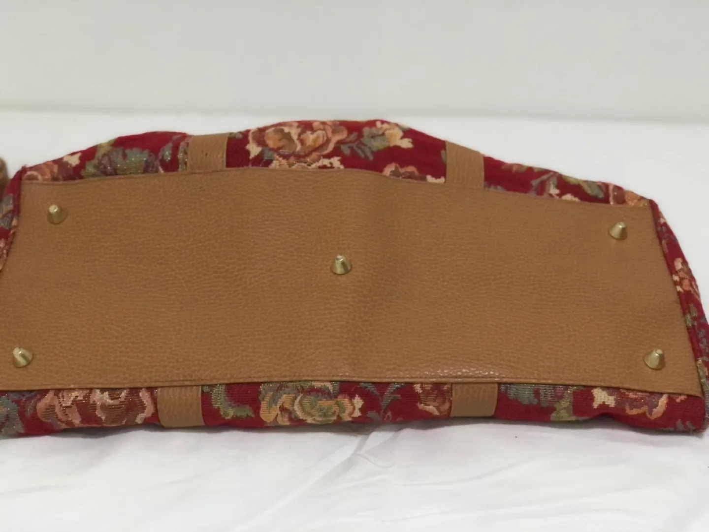 AVON Vintage Floral Tapestry Weekender Bag image indicator(8)