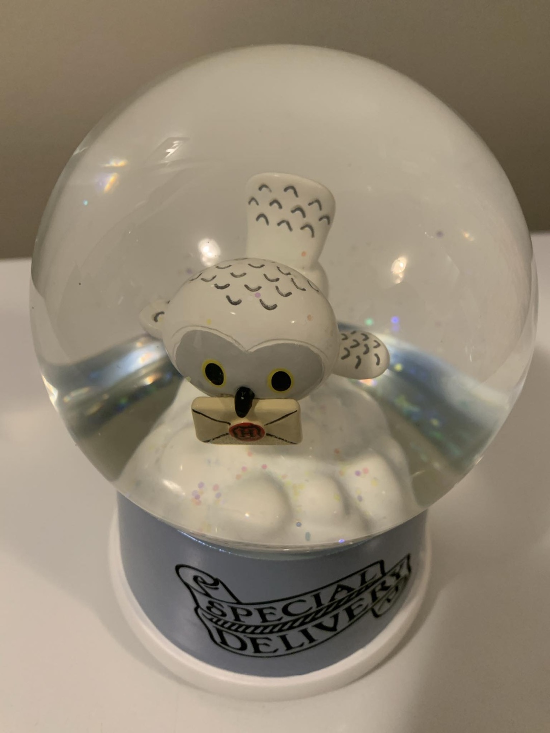Hallmark Harry Potter Hedwig Special Delivery Water Globe - photo 3