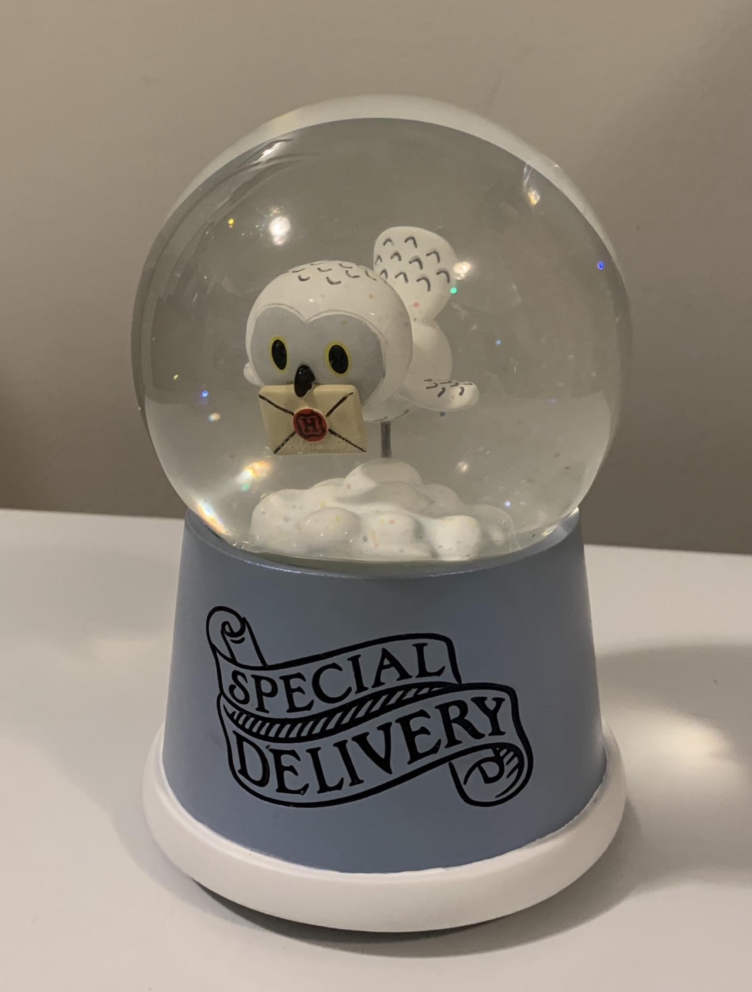 Hallmark Harry Potter Hedwig Special Delivery Water Globe - photo 2