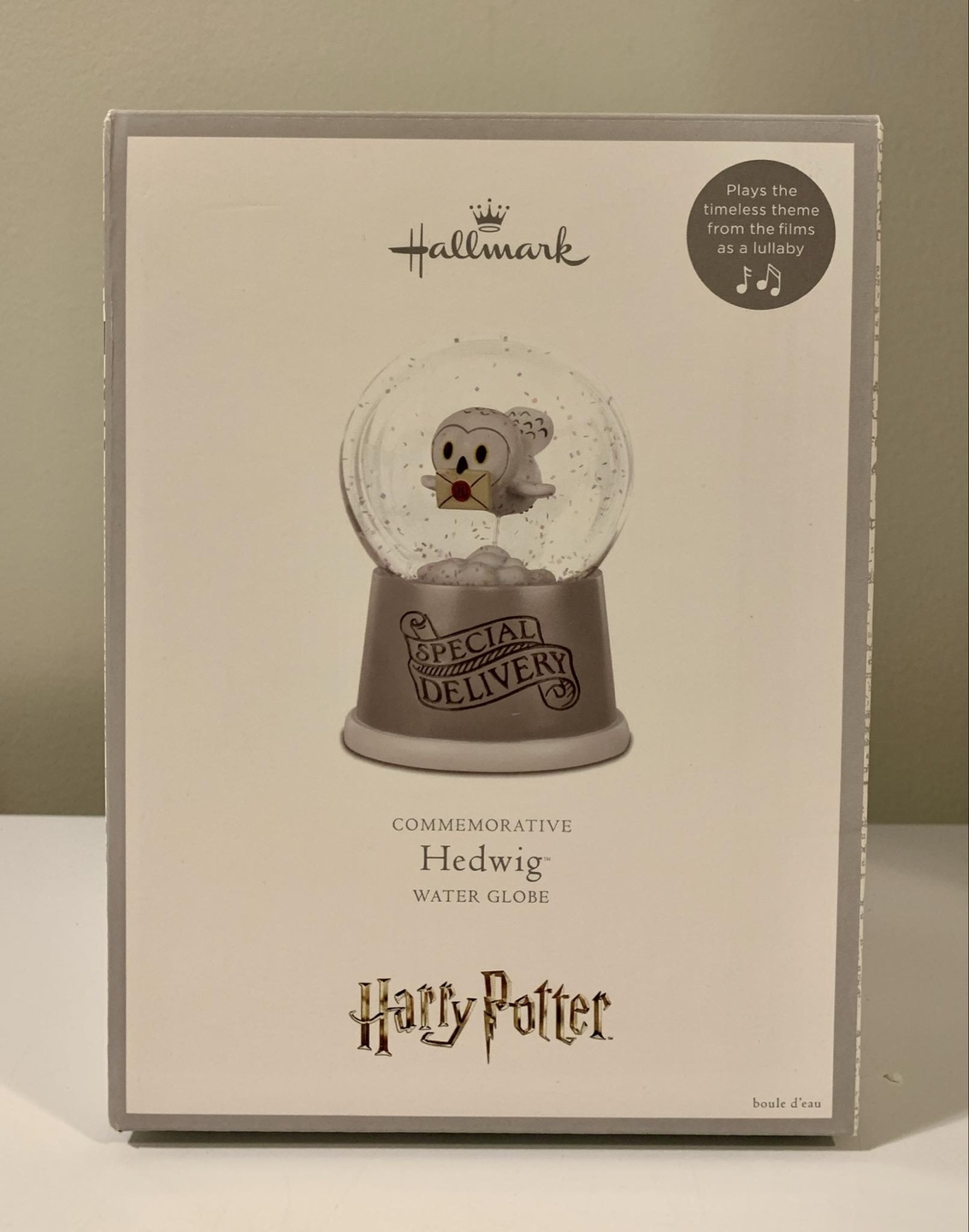 Hallmark Harry Potter Hedwig Special Delivery Water Globe