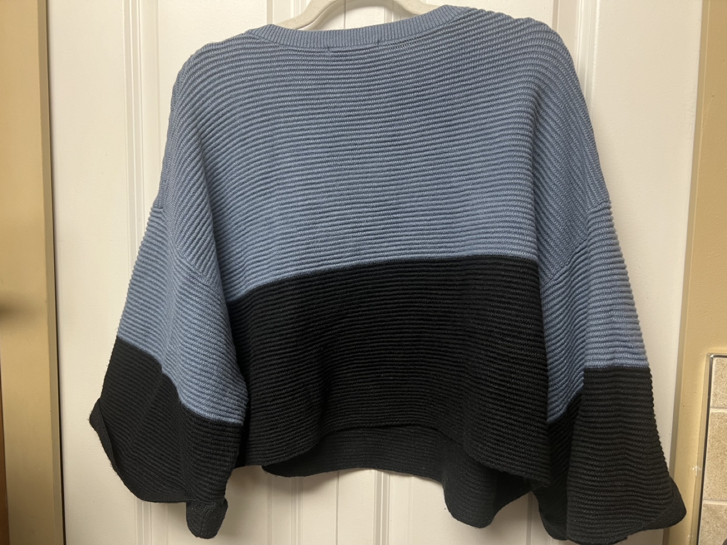 L.Wrays Farm Blue and Black Sweater - photo 2
