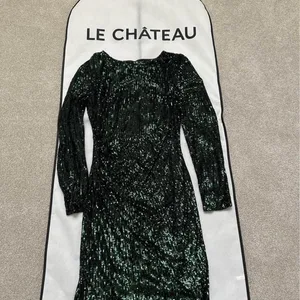 Le Chateau Emerald Green Sequin Dress | Karrot Le Chateau Emerald Green Sequin Dress | Karrot