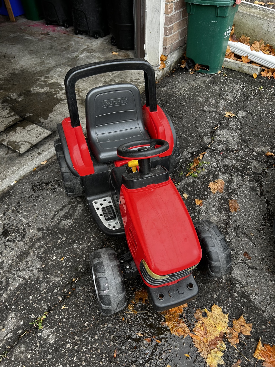 Craftsman Kids Tractor 12V - photo 2