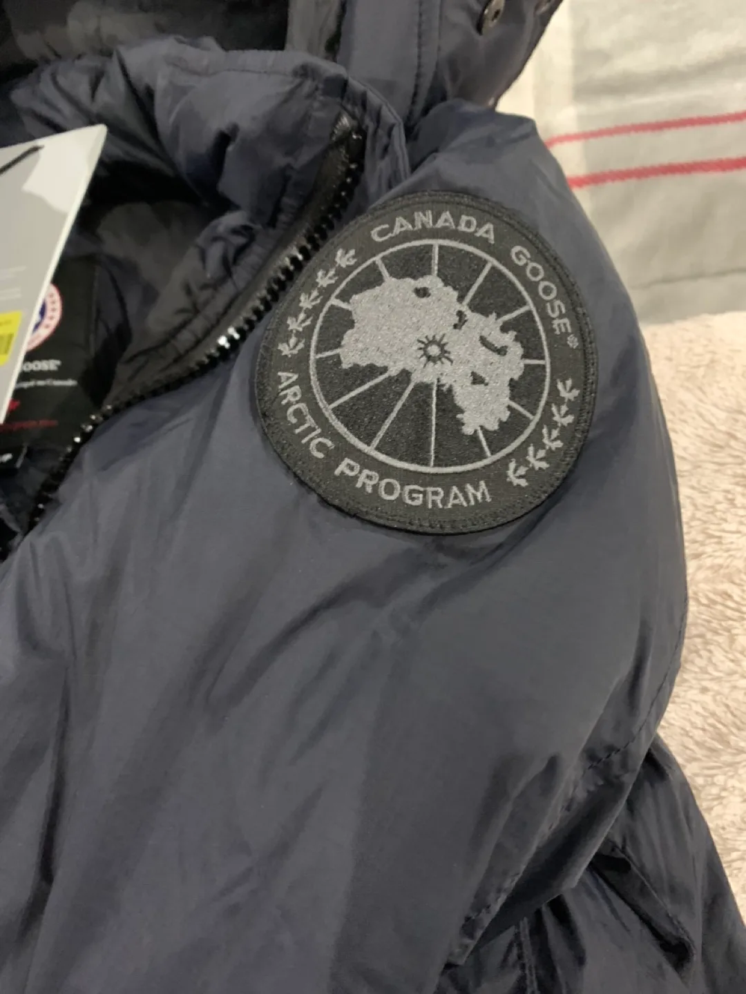Canada Goose Men's Jacket image indicator(4)