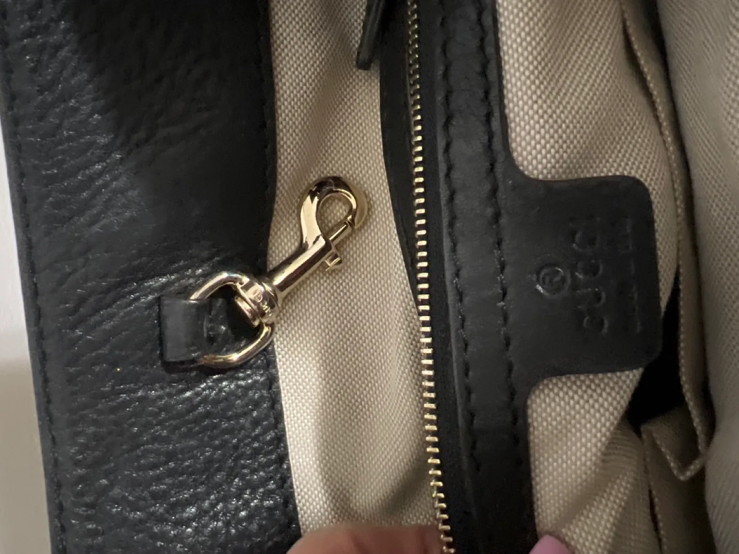 Gucci Black Leather style Chain Bag image indicator(2)