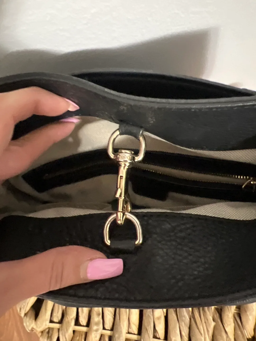 Gucci Black Leather style Chain Bag image indicator(3)