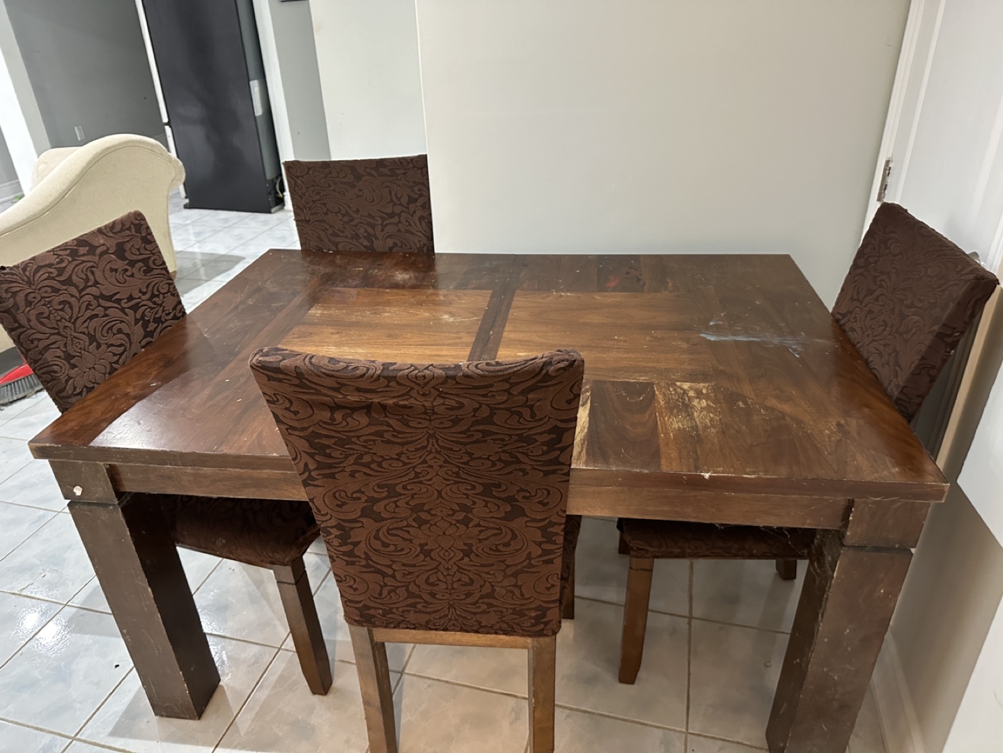 Dining Table Set with 4 Chairs must go. Today