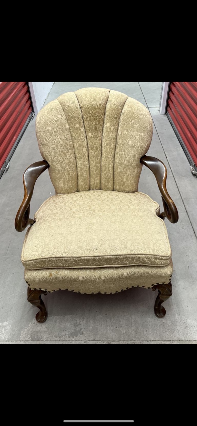 2 Vintage Armchair $20 each - photo 2