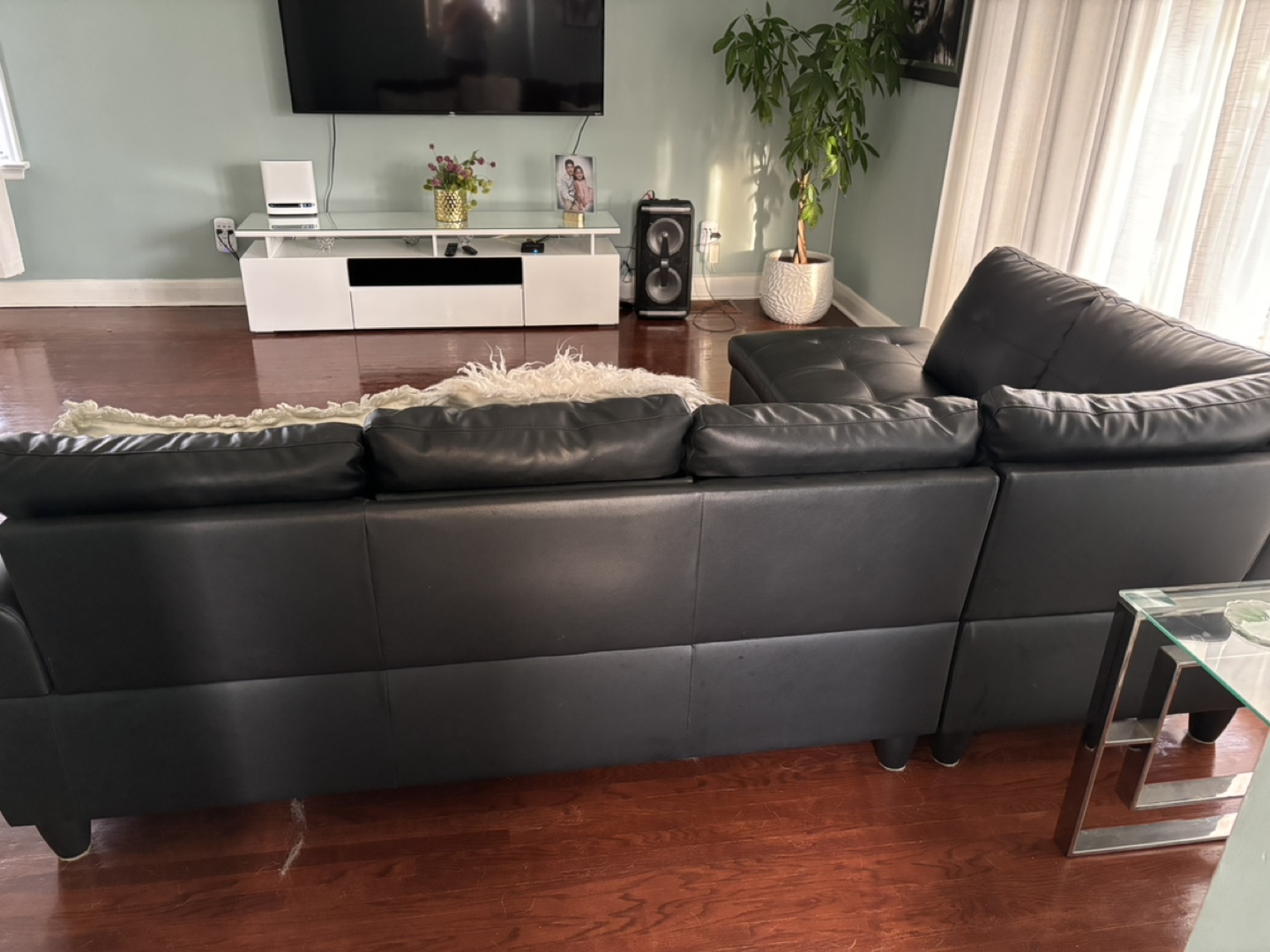 Faux sectional sofa - photo 4