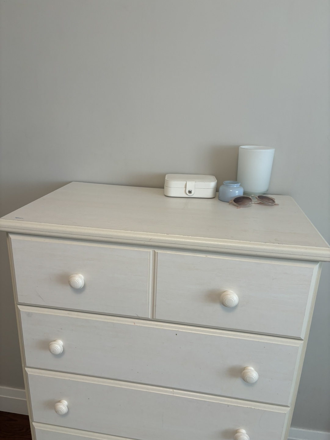 White 5-Drawer Dresser - photo 2