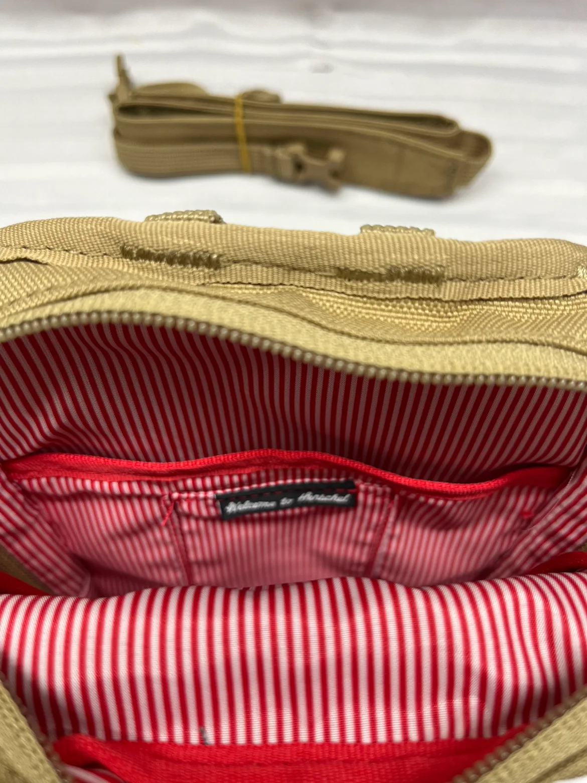 Herschel Supply Co. Form L Crossbody Bag New image indicator(3)