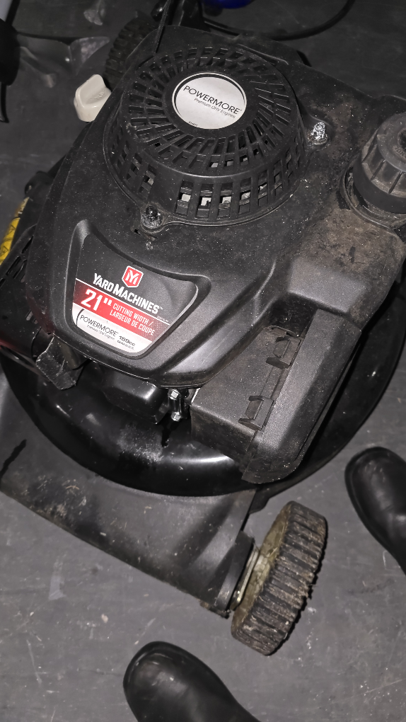 Yard Machines 21" Gas Powered Lawn Mower