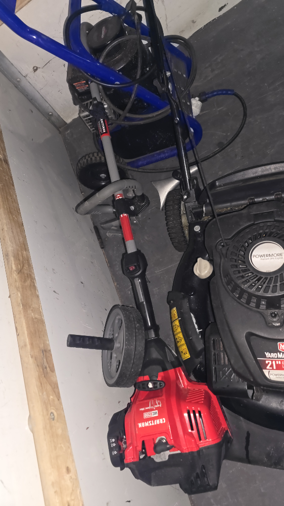 Yard Machines 21" Gas Powered Lawn Mower - photo 2
