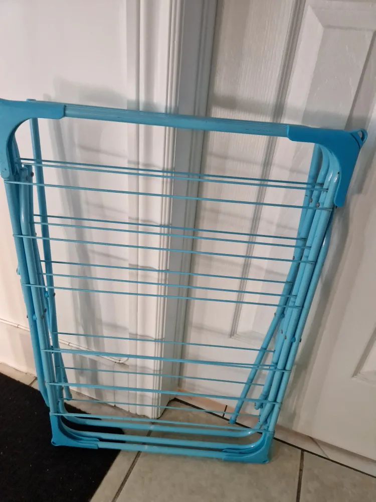 Foldable Clothes Drying Rack thumbnail