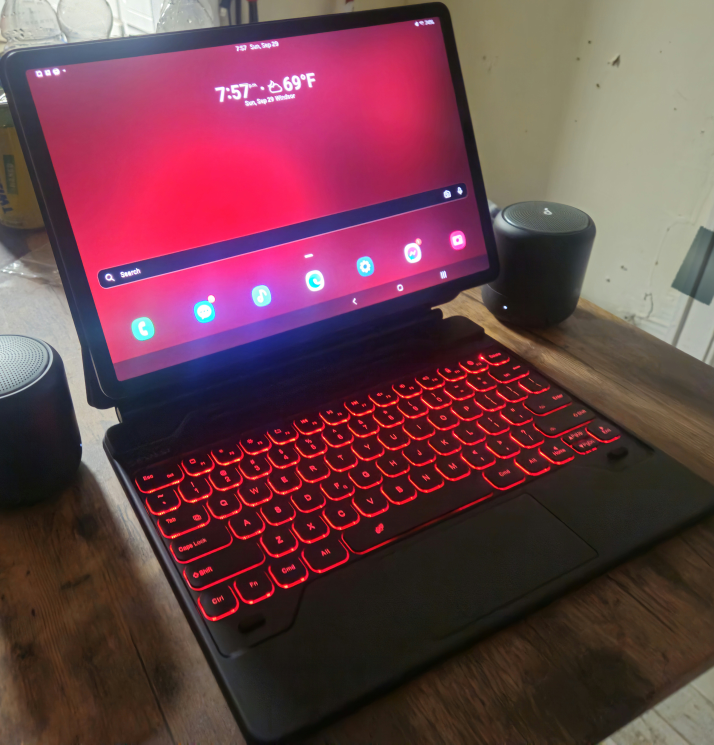 Samsung galaxy s7 fe tablet with rgb keyboard case. - photo 2