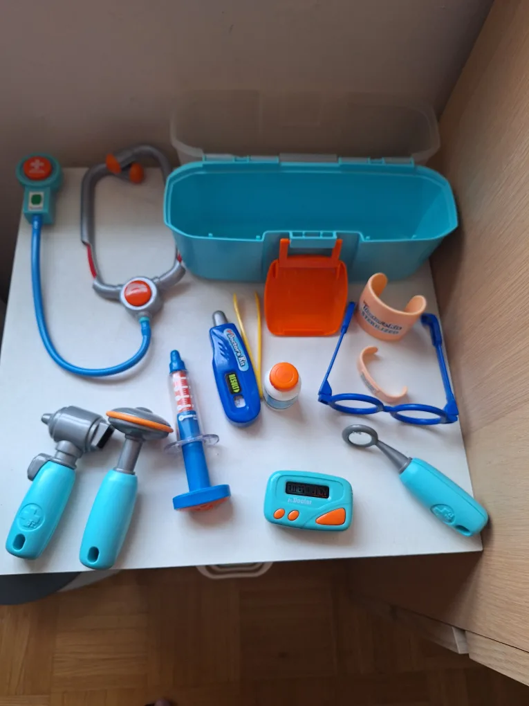 Toy Doctor's Kit thumbnail