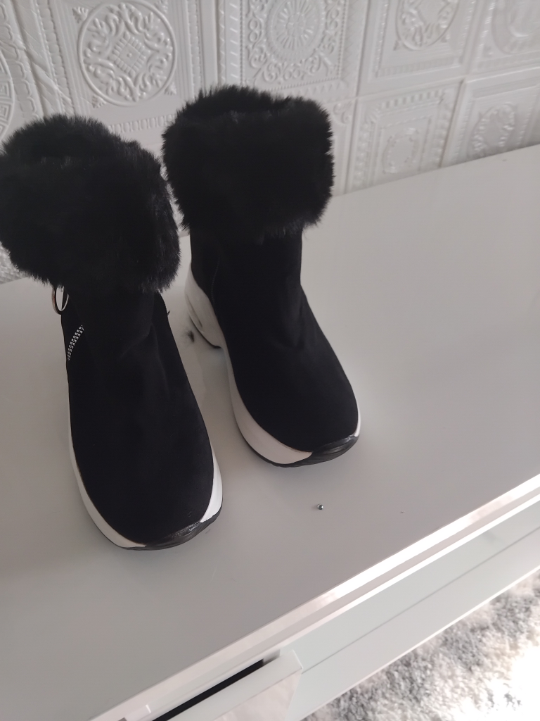 Beautiful new stylish boots for women