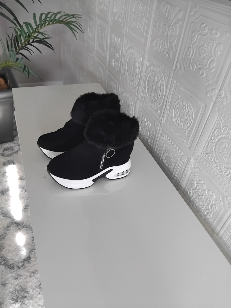 Beautiful new stylish boots for women - photo 4