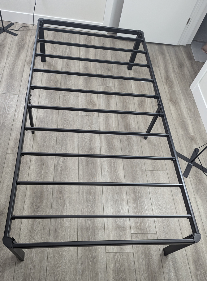 ZINUS Van 16 Inch Metal Platform Twin Bed Frame