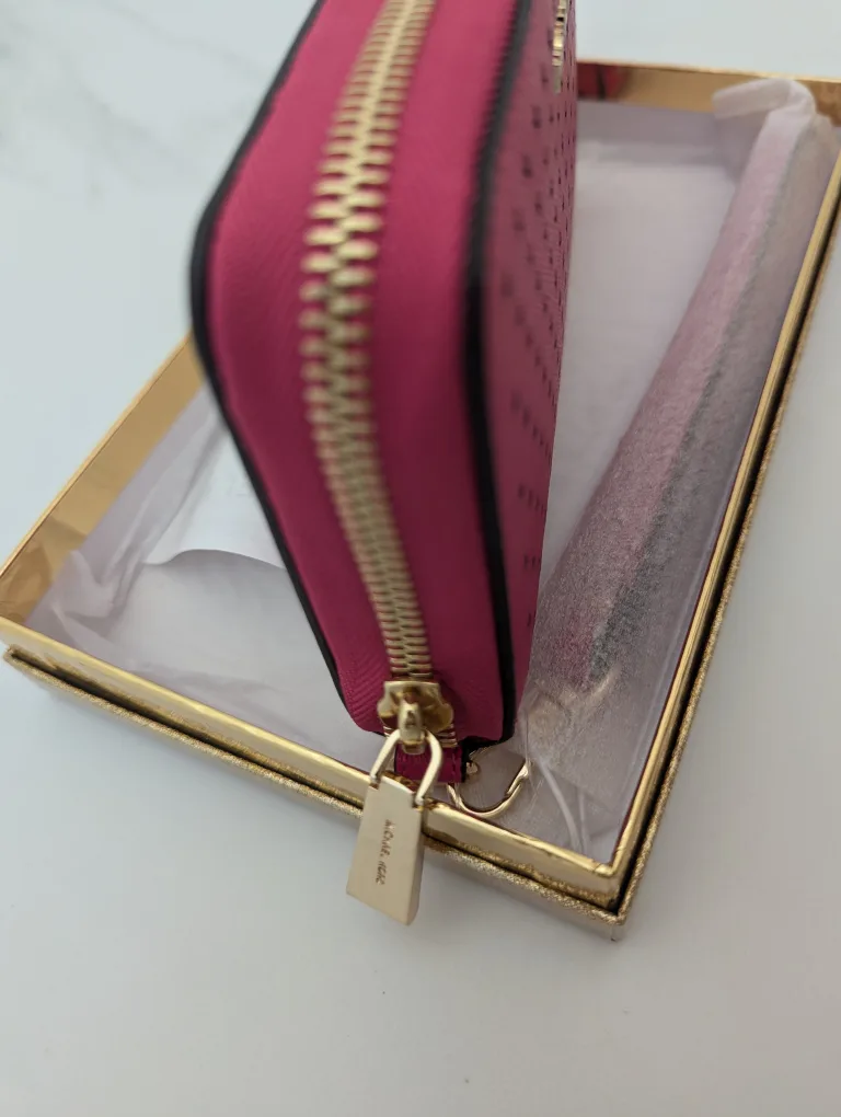 Pink Michael Kors gold Stars cutout Wristlet wallet image indicator(6)