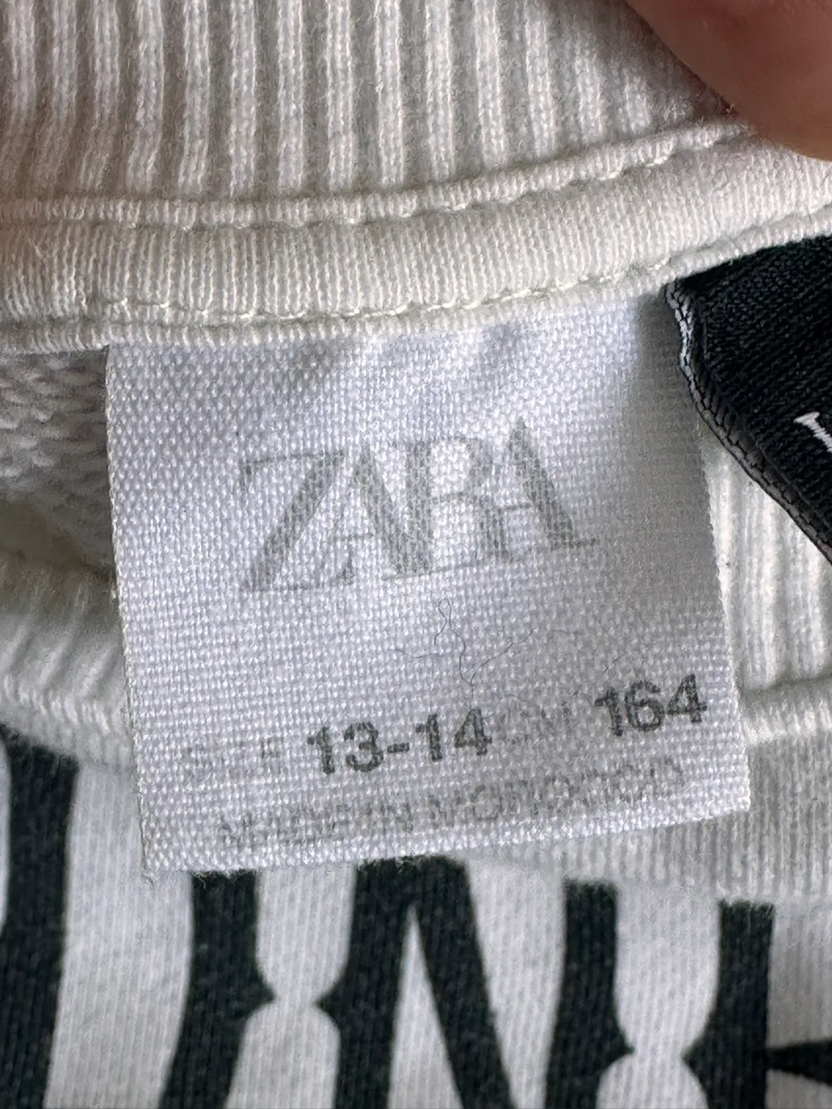 Girls Sweatshirts and sweaters image indicator(3)