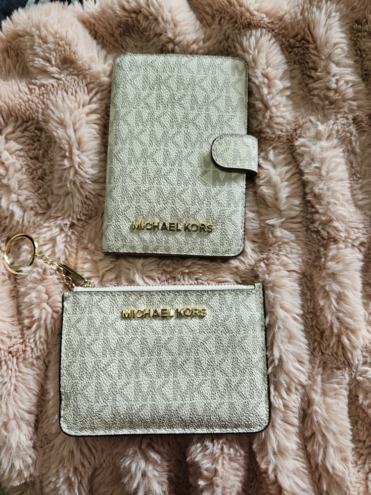 Michael Kors Passport Wallet and card holder Set