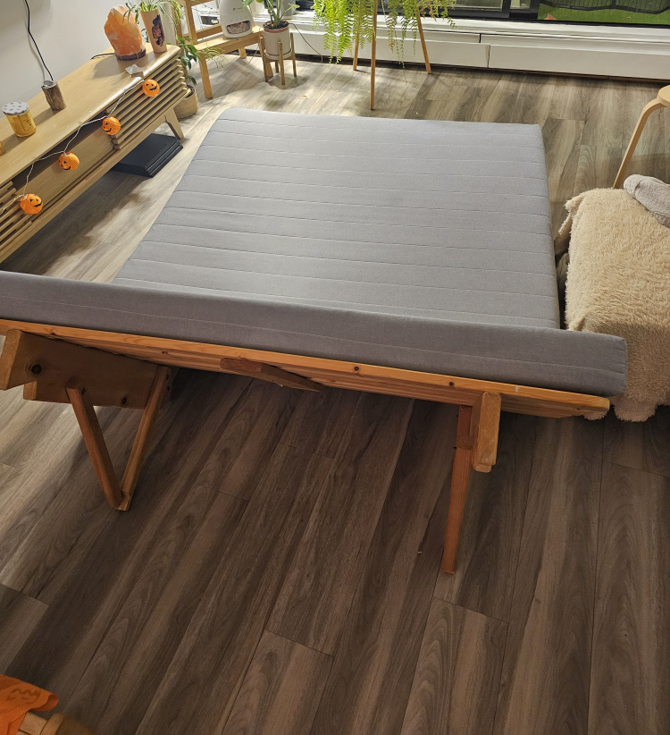 convertible couch/bed/futon - photo 2