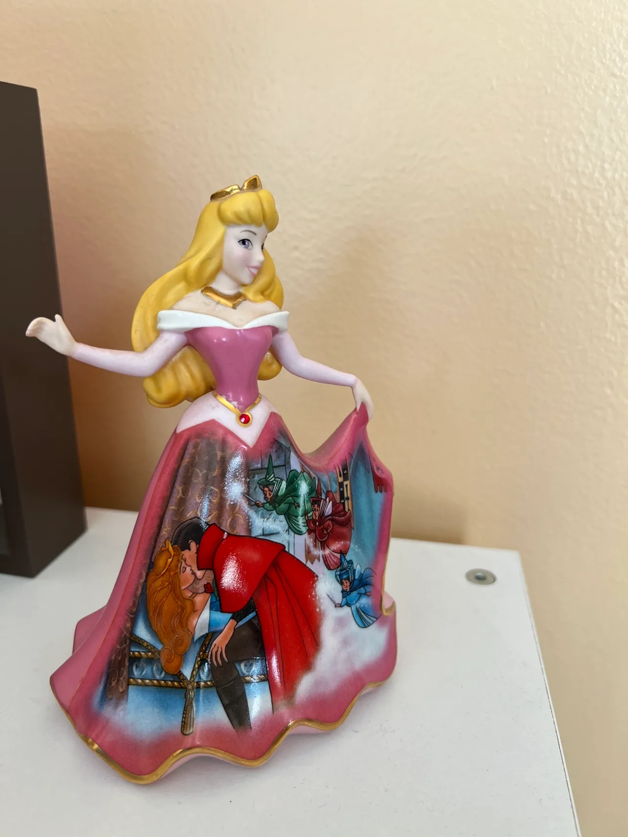 Disney princess porcelain bells, Sleeping Beauty thumbnail