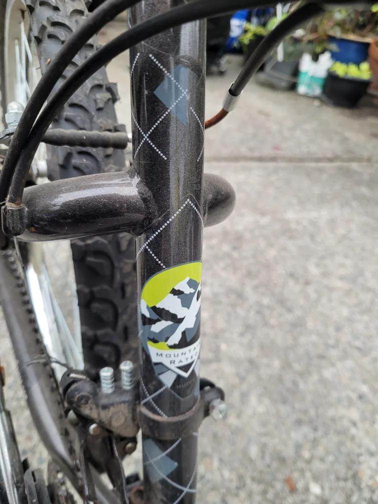 Huffy Mountain Bike - 18 Speed image indicator(2)