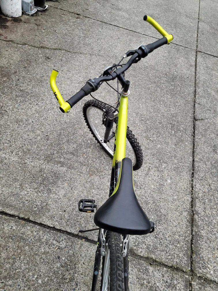 Huffy Mountain Bike - 18 Speed image indicator(4)