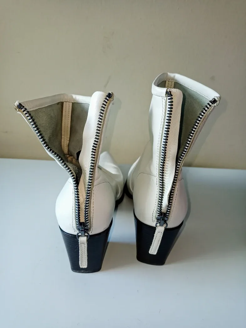 LikeNew~Genuine Leather Shoes size 7 image indicator(4)