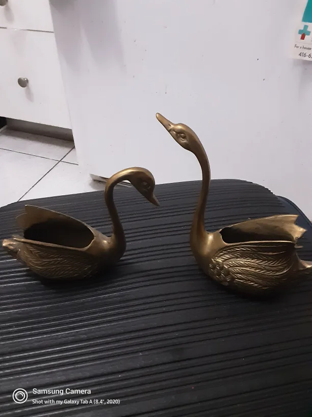 PAIR OF SWANS FIGURINE , BRASS KISSING BIRDS. thumbnail