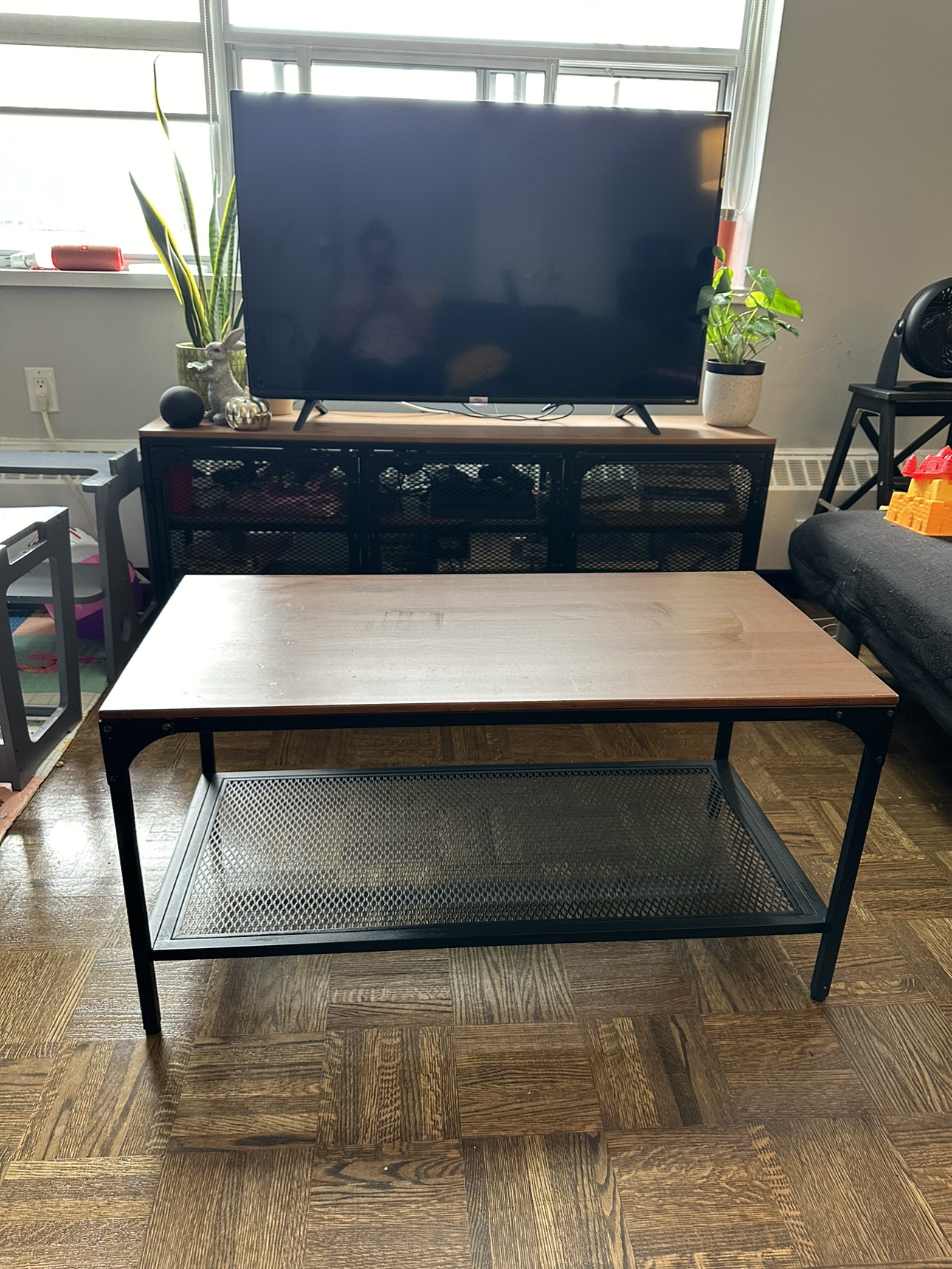 Coffee Table with Shelf -IKea - photo 4
