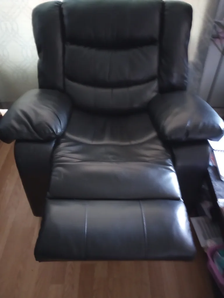 Black Leather Recliner Faux leather thumbnail